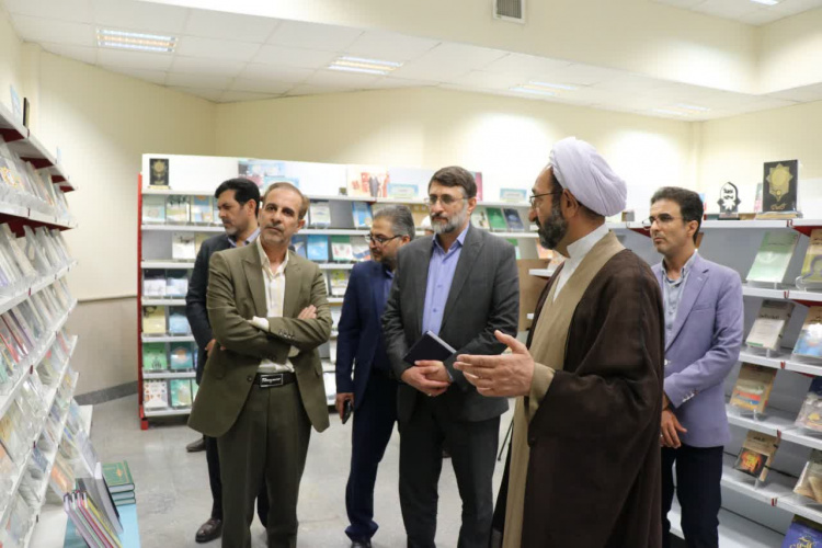 بازدید ریاست صدا و سیمای استان قم از پژوهشگاه حوزه و دانشگاه