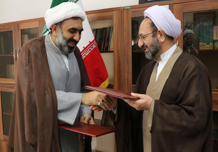 انعقاد تفاهم نامه همکاری برونمرزی جهت ترجمه آثار پژوهشگاه حوزه و دانشگاه به زبانهای زنده دنیا