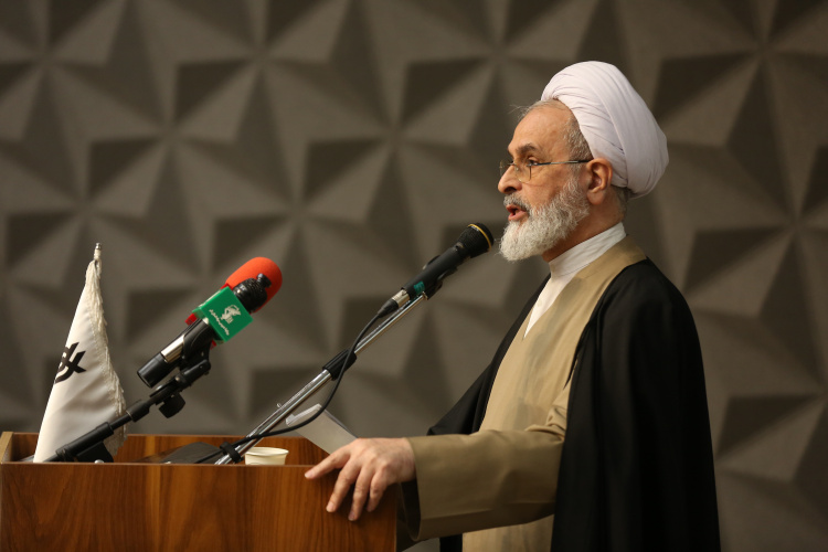 آیت‌الله علیرضا اعرافی مطرح کرد: ۱۰ الزام وحدت علم و دین